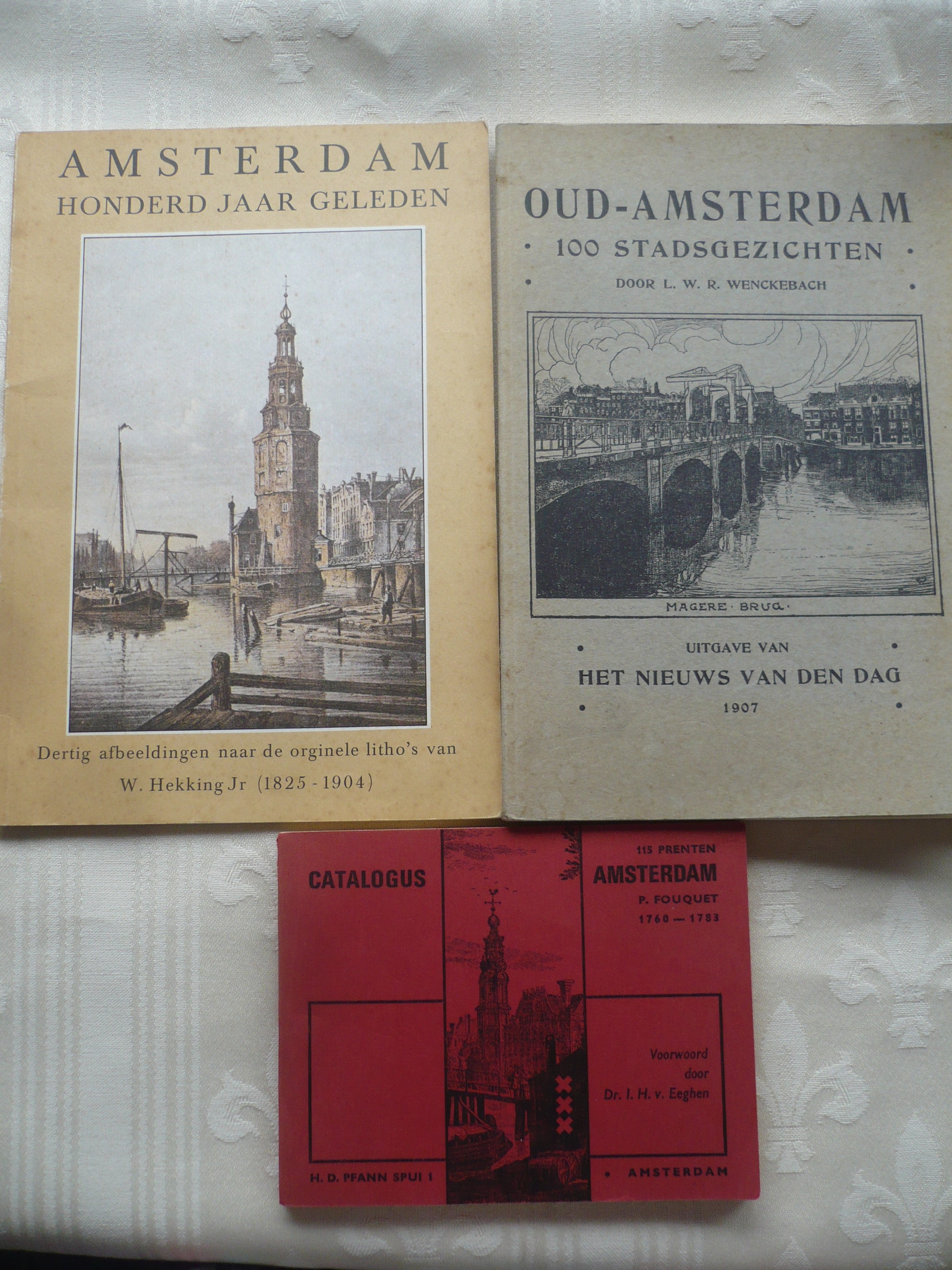 3 Oude boeken met tekeningen van Amsterdam  ? 15,00