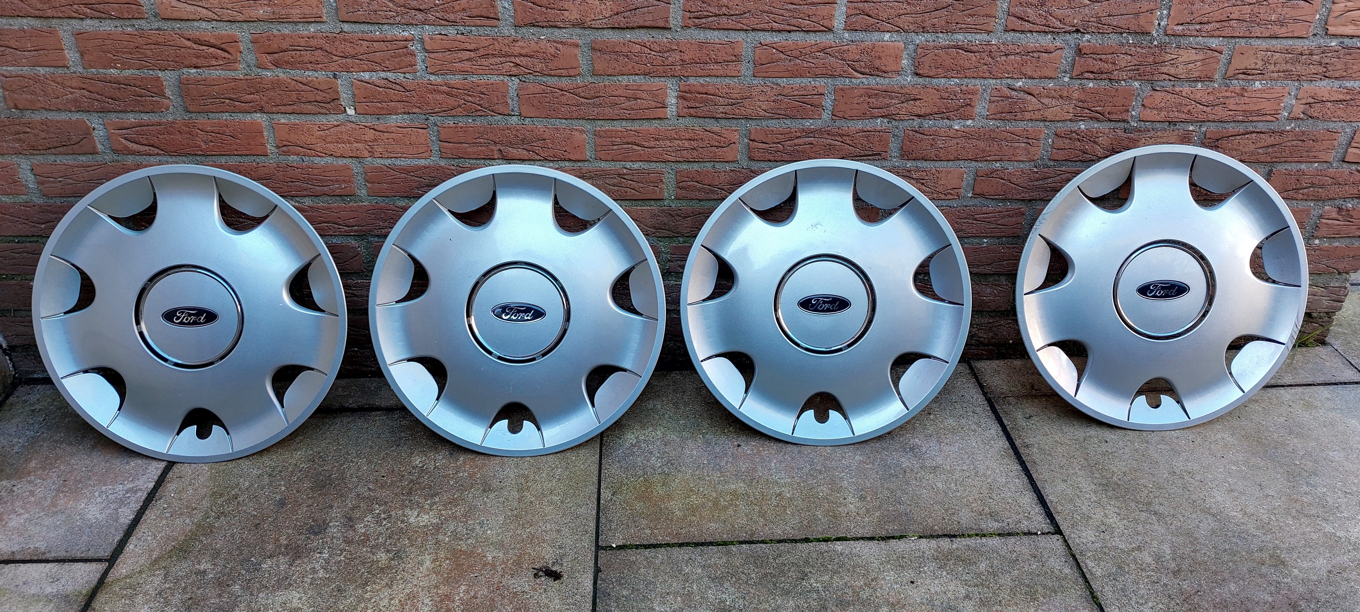 Set 4x Wieldoppen t.b.v. 15? stalen velgen (Ford)