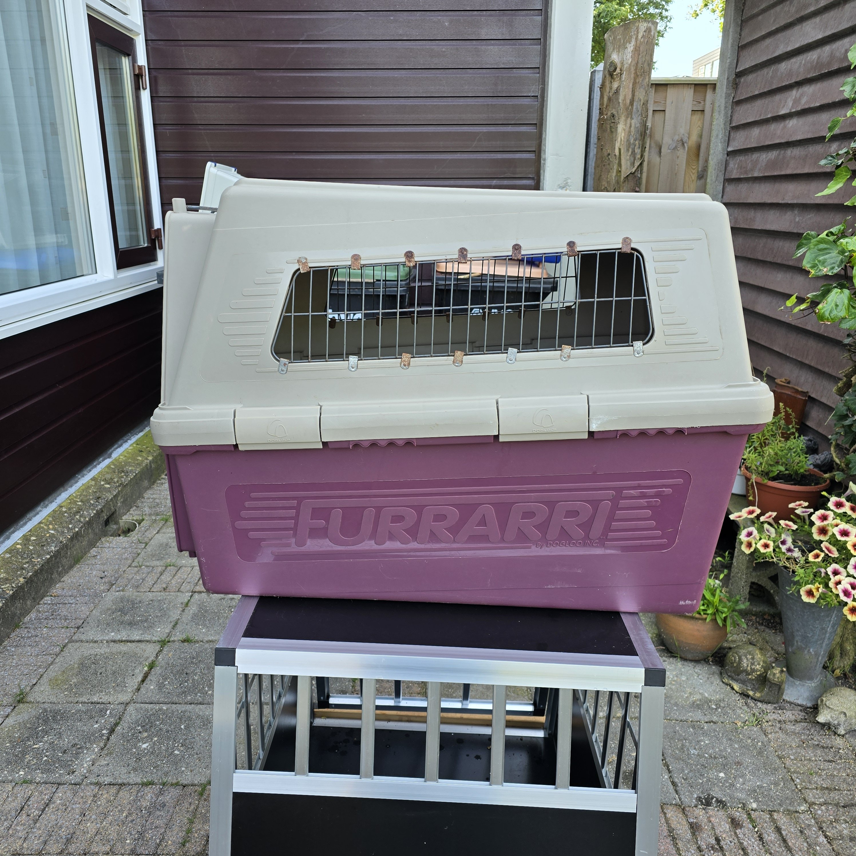 Hondenbench voor grotere honden ook voor vliegtuig