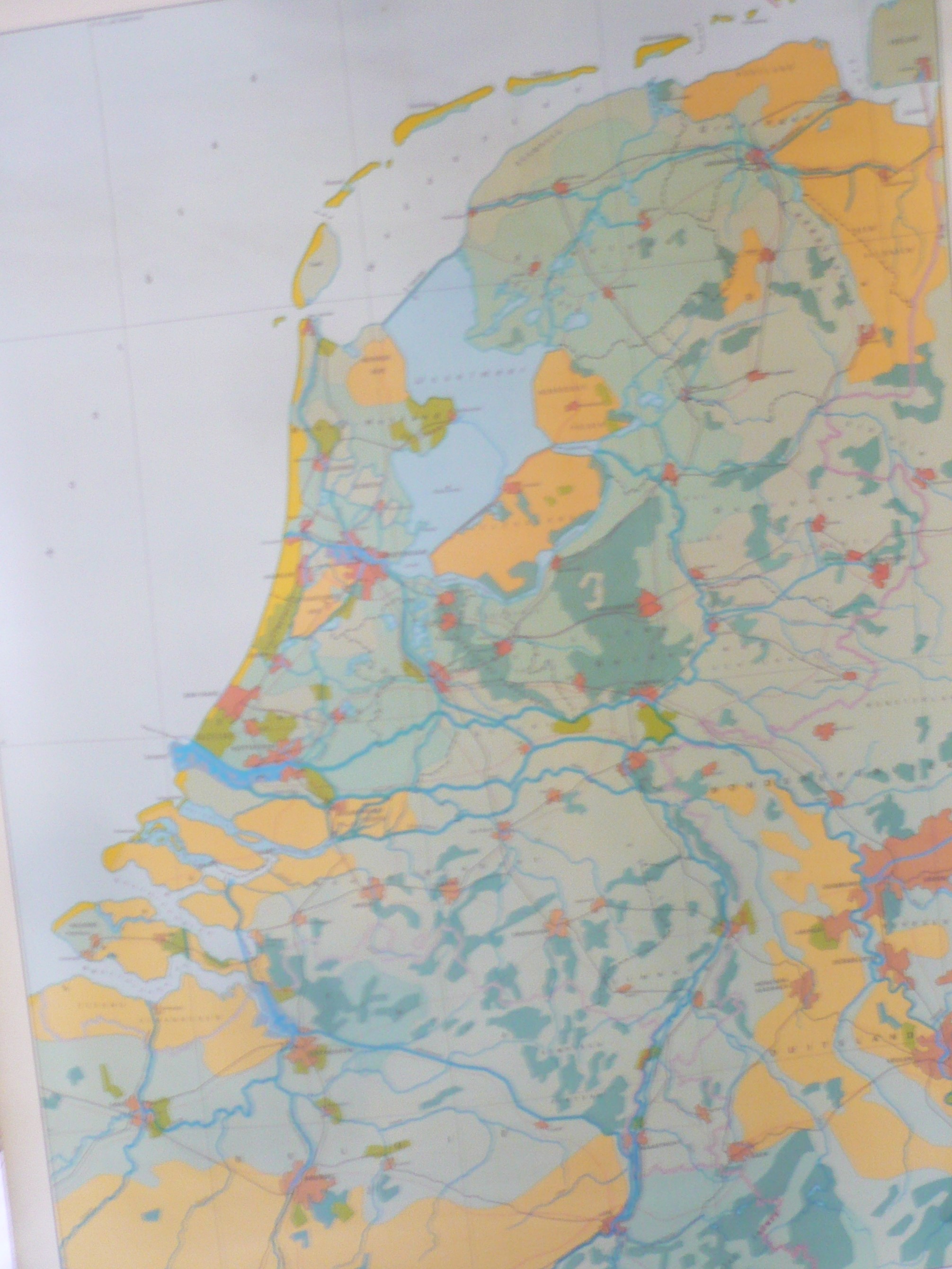 Kaart NEDERLAND bodemgebruik  134 x 90 - de stokken 105 cm.